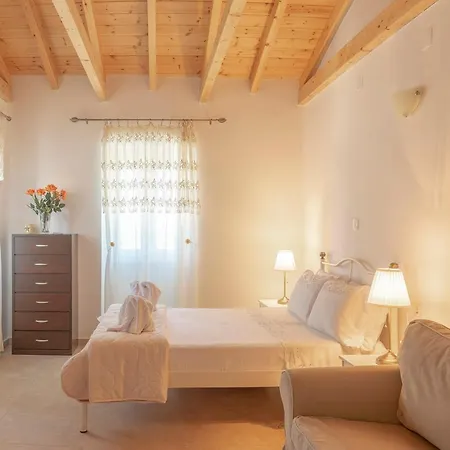 בית נופש Emilios Stone House גאיוס