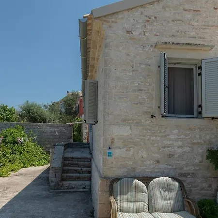 Emilios Stone House * Gaios